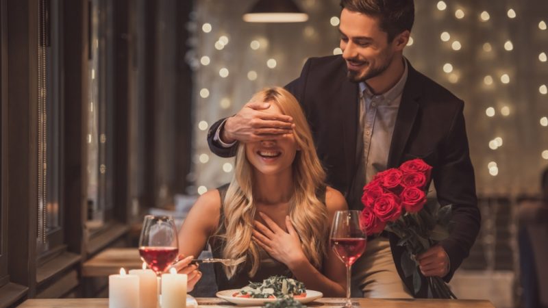 Choisir un restaurant pour un dîner en amoureux